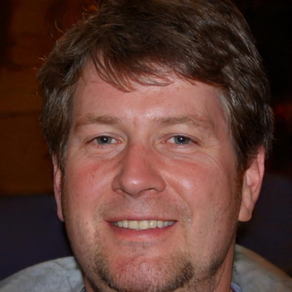 Portrait von Gregor Månsson, leitender Analyst bei nevirophira